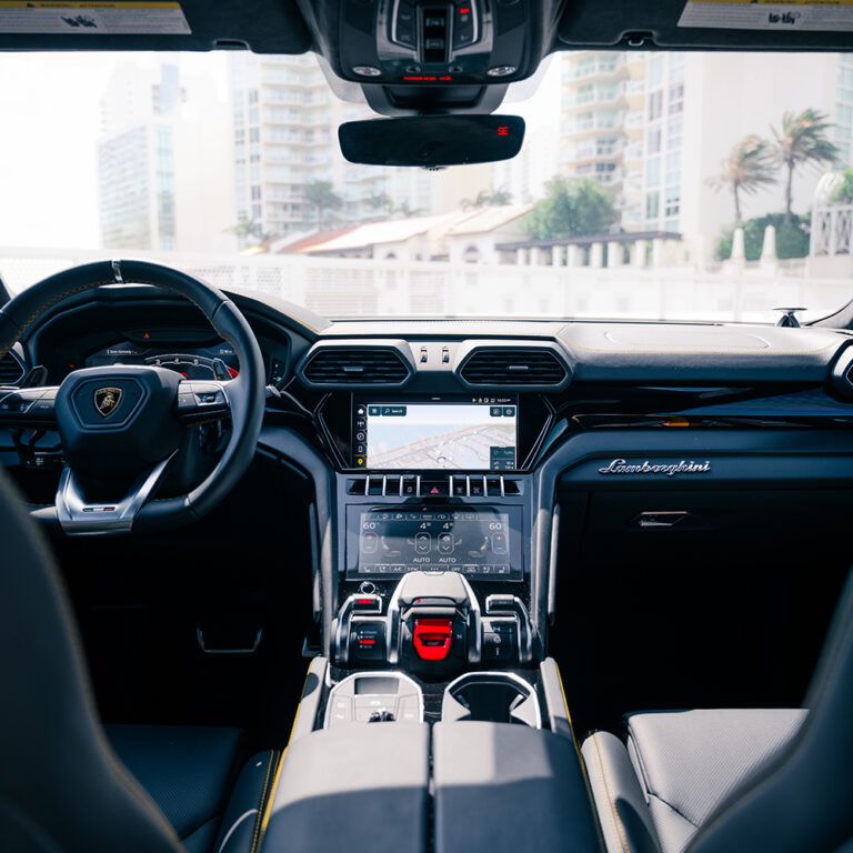 Lamborghini Urus S Blue - Image 22